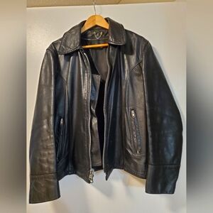 Vintage Women's Black Leather Jacket